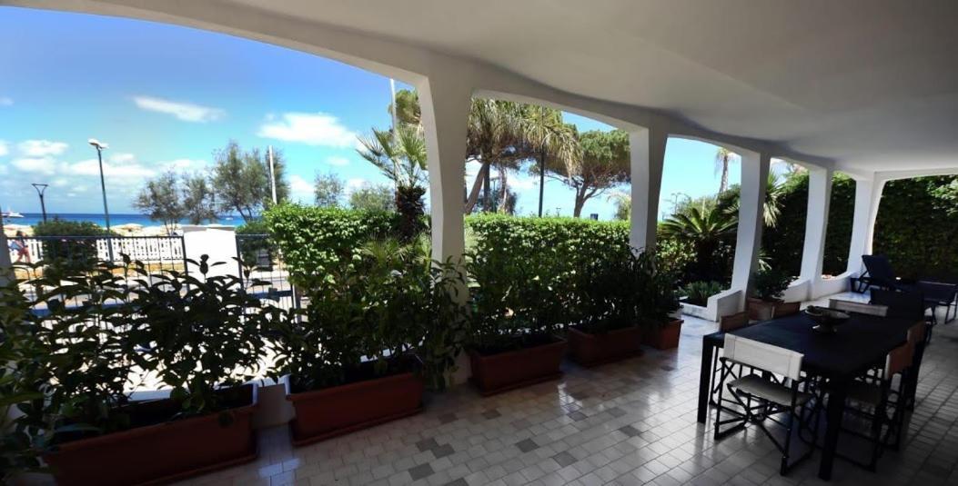 VILLA AZZURRA beachfront Mondello - Palermo Esterno foto