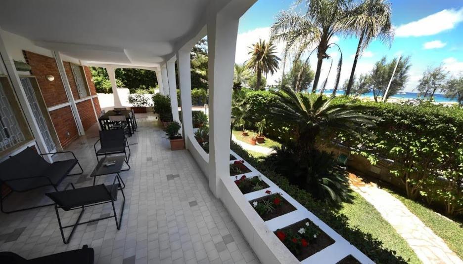 VILLA AZZURRA beachfront Mondello - Palermo Esterno foto