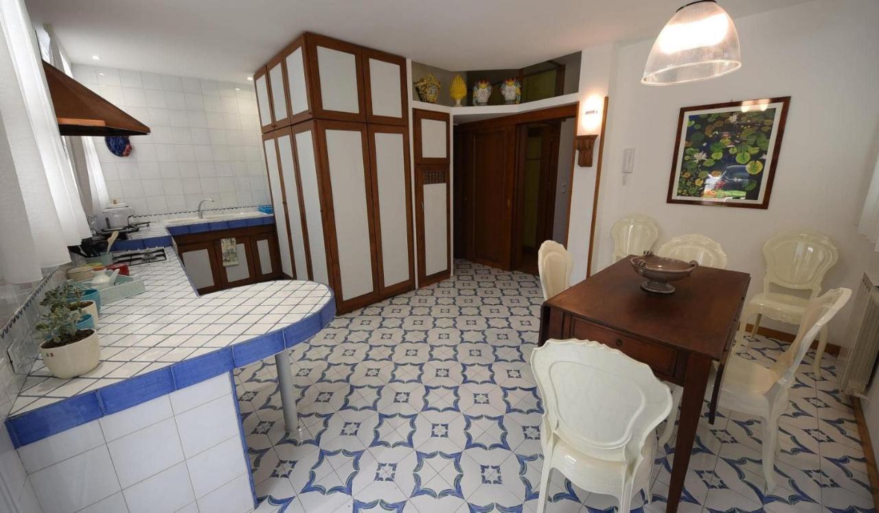 VILLA AZZURRA beachfront Mondello - Palermo Esterno foto